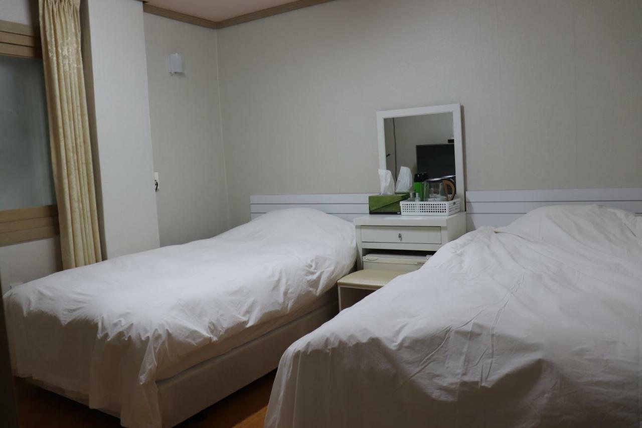 Orasung Motel Jeju Exterior photo